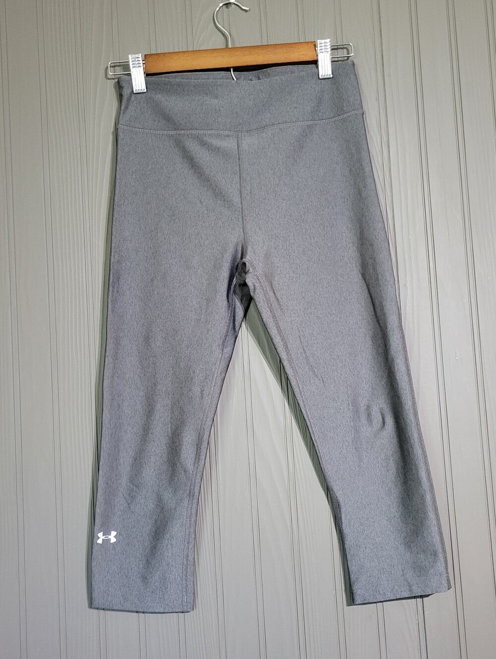 Under Armour HeatGear Compression Capri Leggings Athletic Gray Women's Small